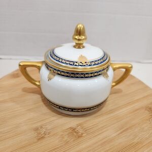 Richard Ginori Italy White W/ Gold Finial  Large Sugar Bowl With Lid Vintage